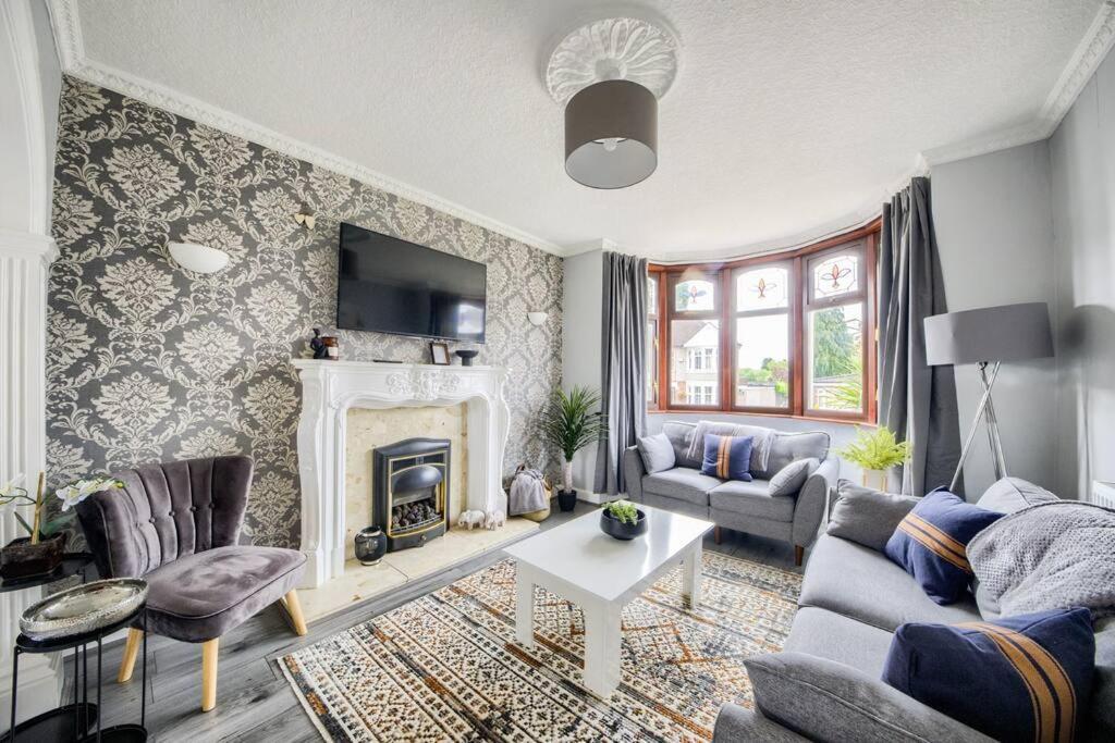 Low Rate - Coventry For 3 Bedroom House With Garden, Free Netflix And Unlimited Wi-Fi - Driveway Parking - Agc Exteriör bild