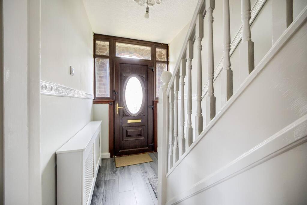 Low Rate - Coventry For 3 Bedroom House With Garden, Free Netflix And Unlimited Wi-Fi - Driveway Parking - Agc Exteriör bild