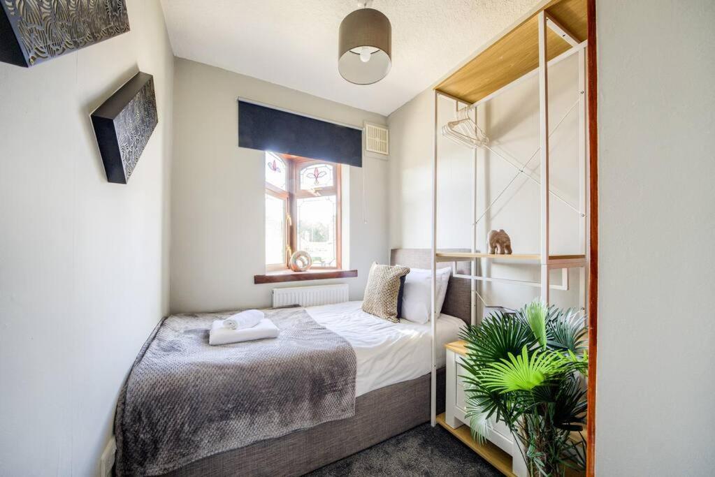 Low Rate - Coventry For 3 Bedroom House With Garden, Free Netflix And Unlimited Wi-Fi - Driveway Parking - Agc Exteriör bild