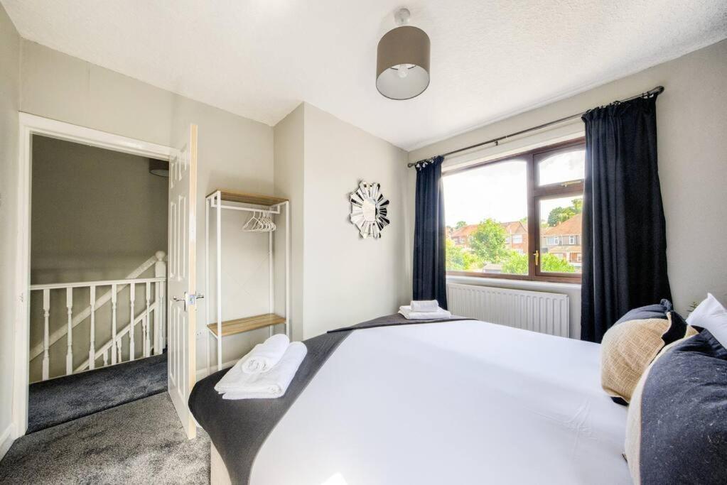 Low Rate - Coventry For 3 Bedroom House With Garden, Free Netflix And Unlimited Wi-Fi - Driveway Parking - Agc Exteriör bild